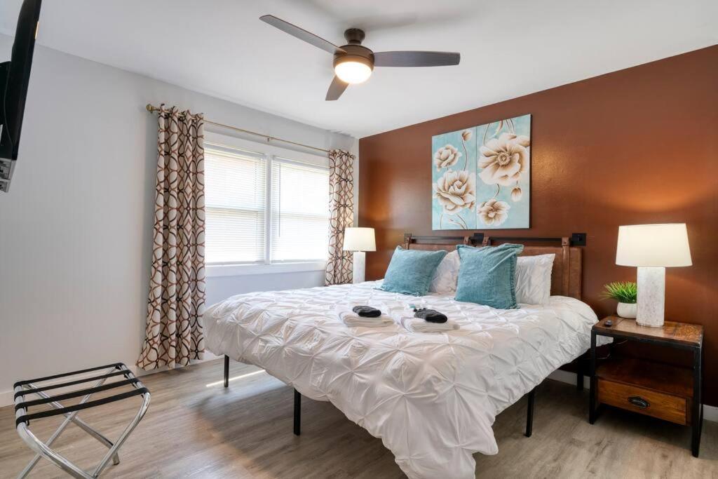 2Br 1Ba Duplex House King Beds Great For Small Groups Close To All Uptown Charlotte Attractions エクステリア 写真