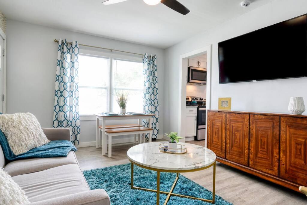 2Br 1Ba Duplex House King Beds Great For Small Groups Close To All Uptown Charlotte Attractions エクステリア 写真