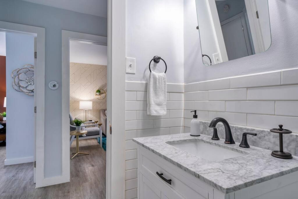 2Br 1Ba Duplex House King Beds Great For Small Groups Close To All Uptown Charlotte Attractions エクステリア 写真