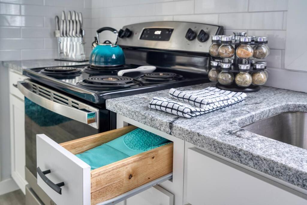 2Br 1Ba Duplex House King Beds Great For Small Groups Close To All Uptown Charlotte Attractions エクステリア 写真