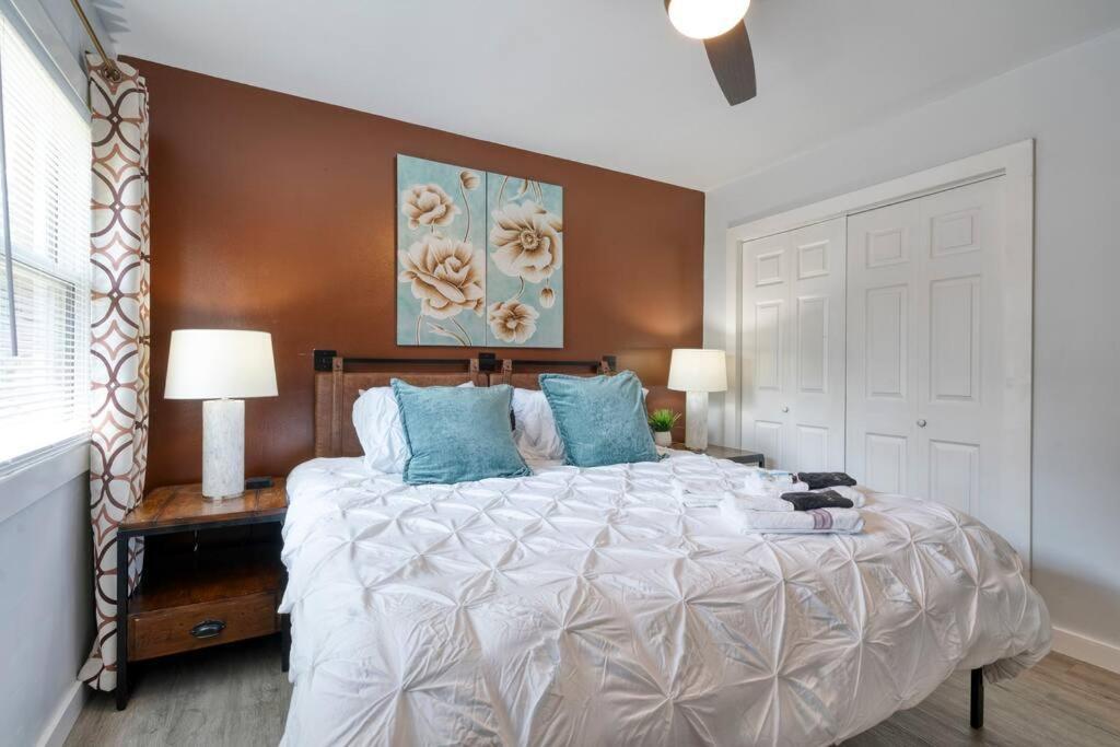 2Br 1Ba Duplex House King Beds Great For Small Groups Close To All Uptown Charlotte Attractions エクステリア 写真