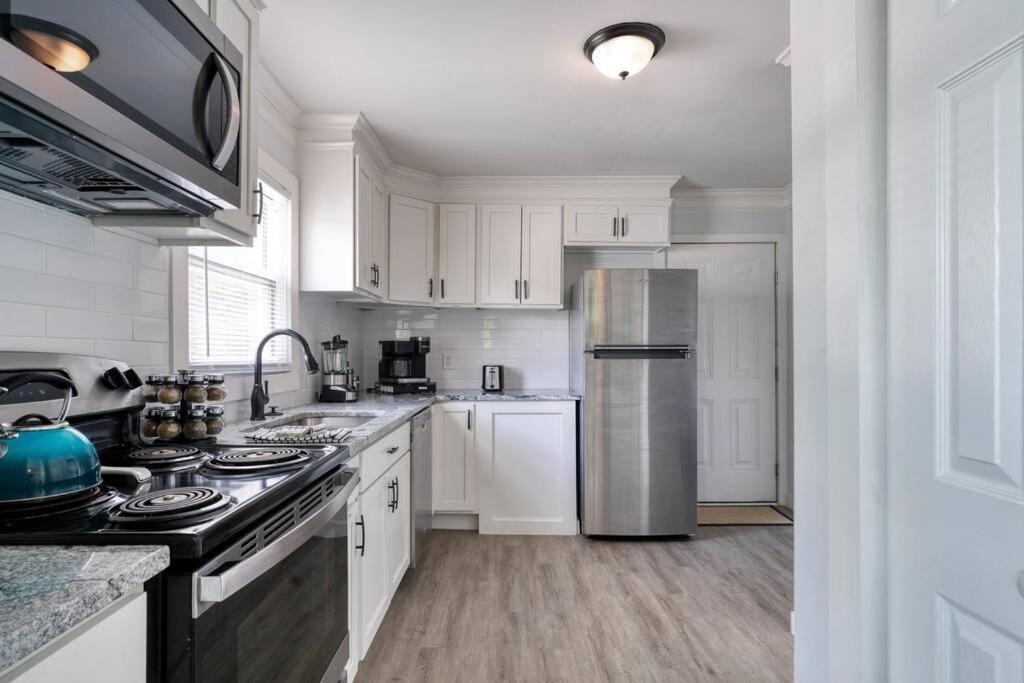 2Br 1Ba Duplex House King Beds Great For Small Groups Close To All Uptown Charlotte Attractions エクステリア 写真