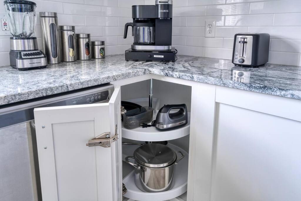 2Br 1Ba Duplex House King Beds Great For Small Groups Close To All Uptown Charlotte Attractions エクステリア 写真